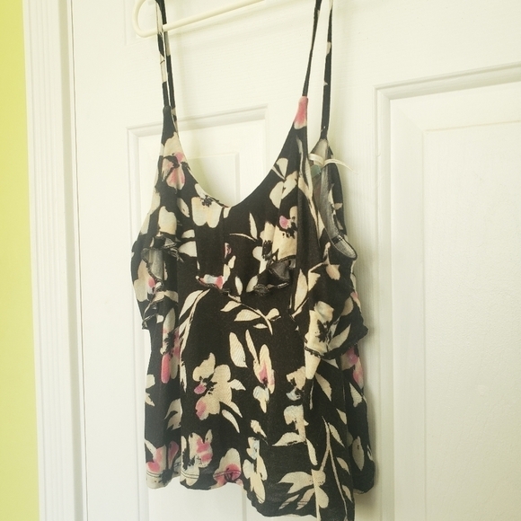 Kimchi Blue Black and Pink Floral Crop Top Size XS - Picture 3 of 5